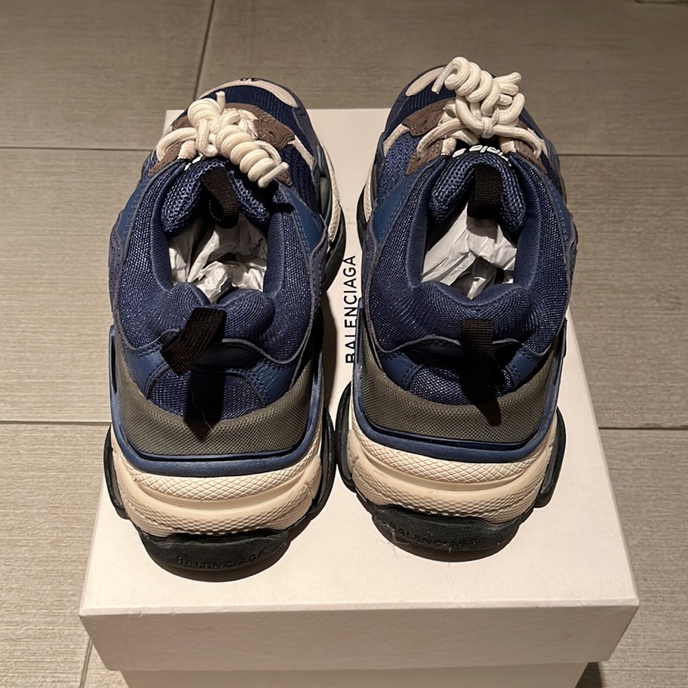BALENCIAGA MEN'S TRIPLE S SNEAKER - Picture 3 of 4